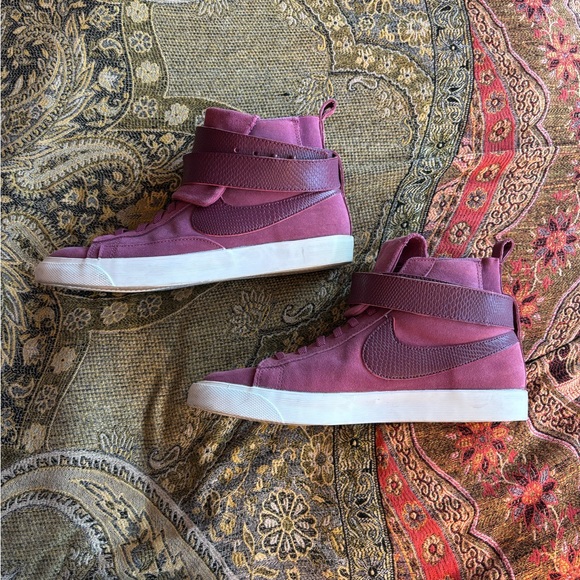 Nike Shoes - Nike High Top Slip Ons Maroons color with snakeskin detail